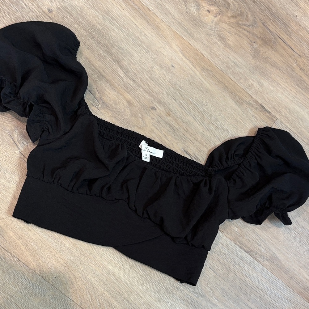 Love Tree Black Puff Sleeve Crop Top
